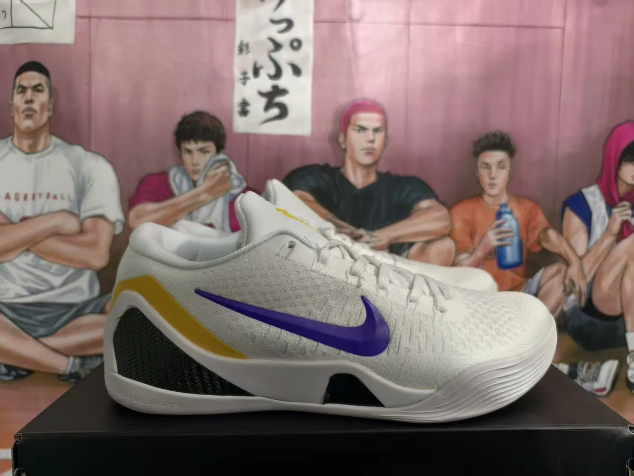 Nike Kobe AD EP Chaussures de Basketball Blanc Violet Jaune 5