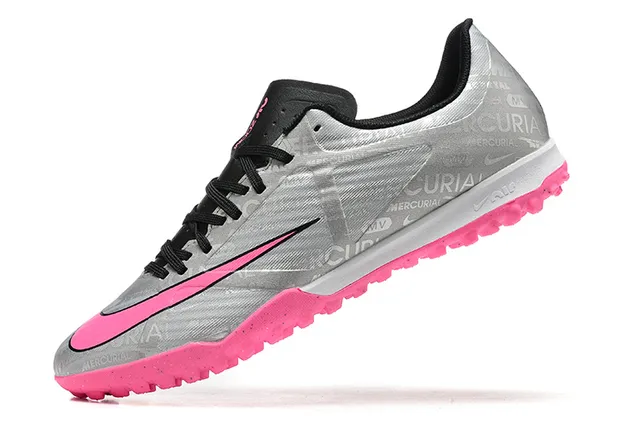 Nike Mercurial Vapor Silver Pink Chaussures de football turf à coupe basse avec upper synthétique et impression graphique répétée 4