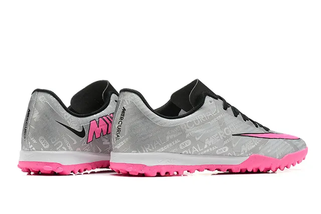 Nike Mercurial Vapor Silver Pink Chaussures de football turf à coupe basse avec upper synthétique et impression graphique répétée 5