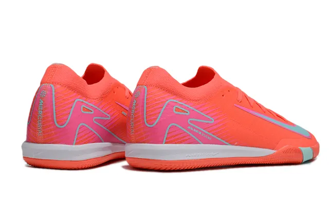 Nike Tênis de Futebol Indoor Laranja e Rosa com Upper de Malha e Overlays Sintéticos 5