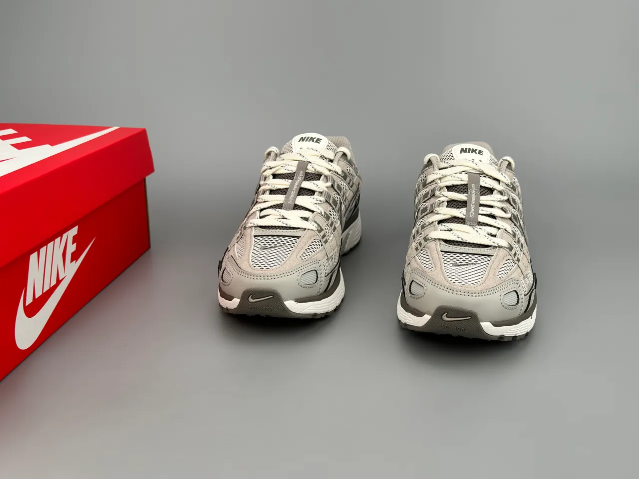 Nike P-6000 Zapatillas de running gris de malla y sintéticas 3
