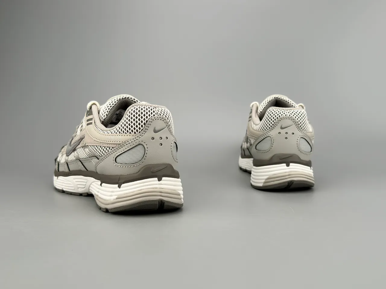 Nike P-6000 Zapatillas de running gris de malla y sintéticas 4