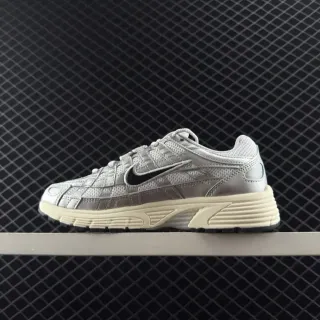 Nike P-6000 मेटालिक सिल्वर क्रीम लाइफस्टाइल स्नीकर