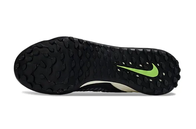Nike Phantom GT Beige Black Sapatos de futebol turf com upper de malha ajustável em meia e overlay sintético 6