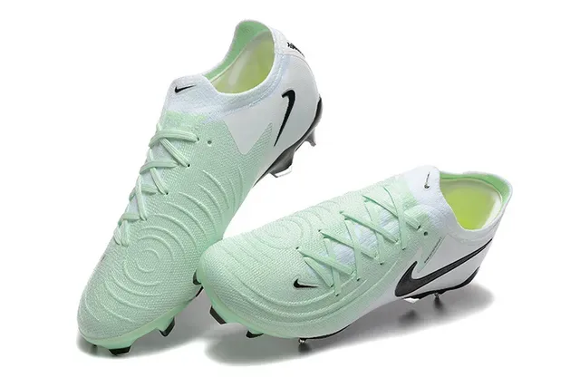 Nike Phantom GT Chaussures de Football Blanc et Vert Upper Tricot Lacets Asymétriques Firm-Ground 3