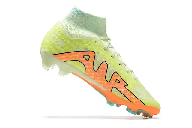Nike Phantom GT Chaussures de football Jaune Orange Upper à encolure haute Ajustement de chaussette Flyknit Construction Surface artificielle 3