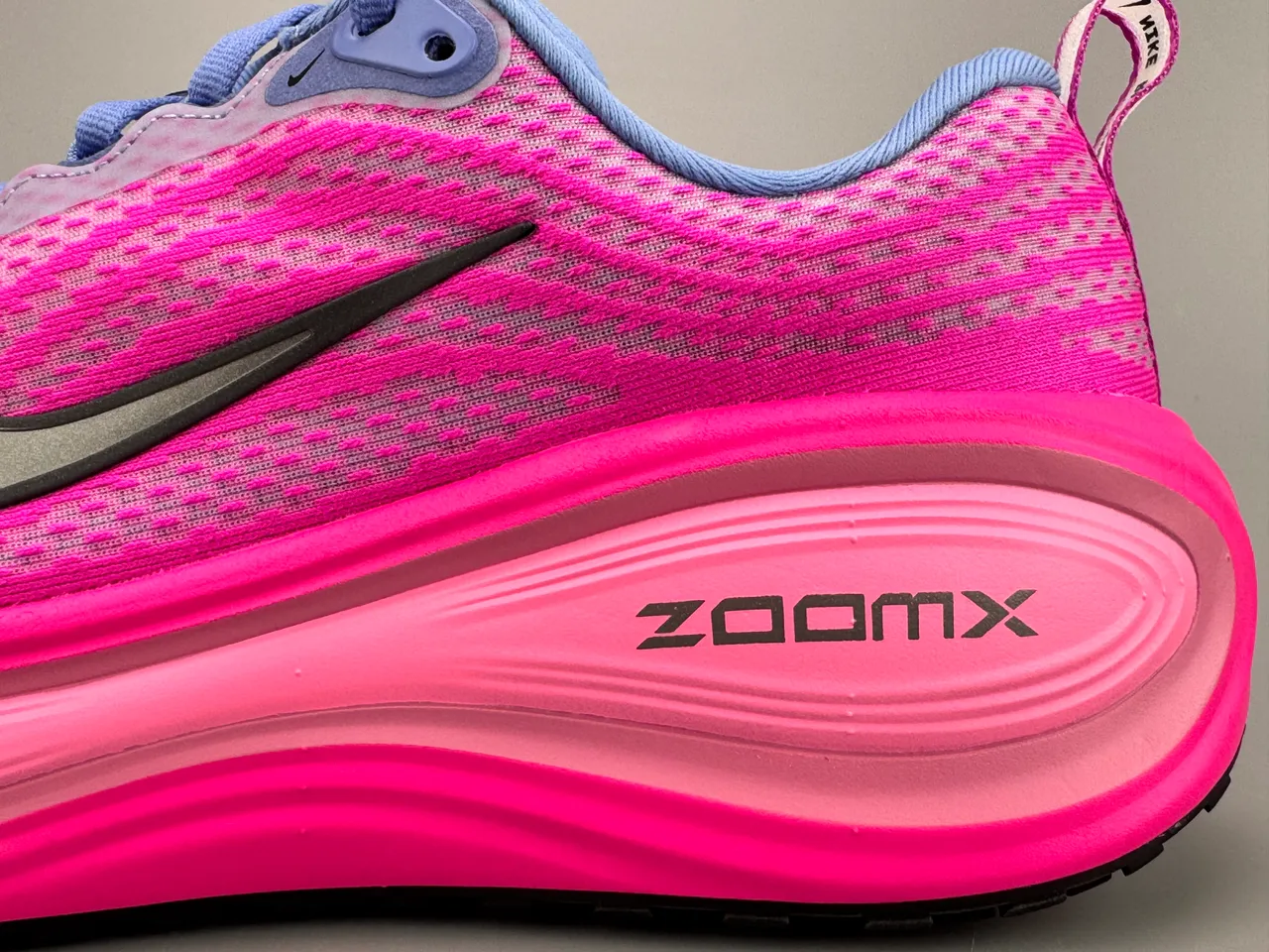 Nike Pink Blue Knit Mesh Upper Wave-Shaped ZoomX Midsole Running Shoes 3