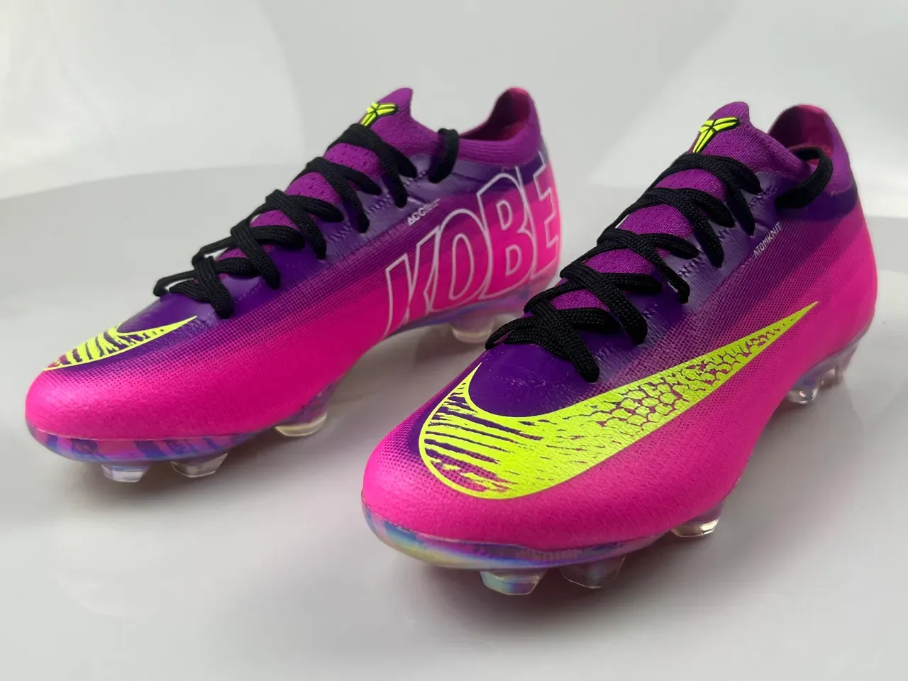 Nike Chaussures de football upper rose violet maille plaque iridiscente terrain ferme 3