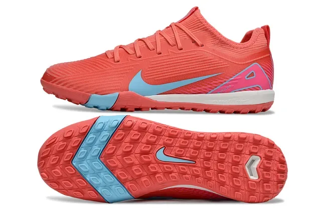 Nike Chaussures de Football Turf Upper en Tricô en Rouge et Rose Lacets Asymétriques 5