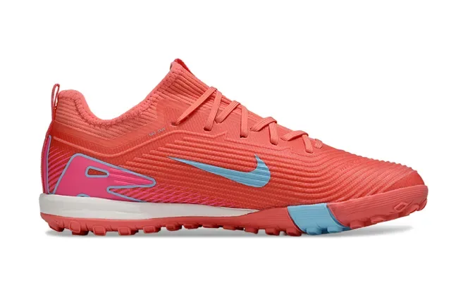 Nike Chaussures de Football Turf Upper en Tricô en Rouge et Rose Lacets Asymétriques 7