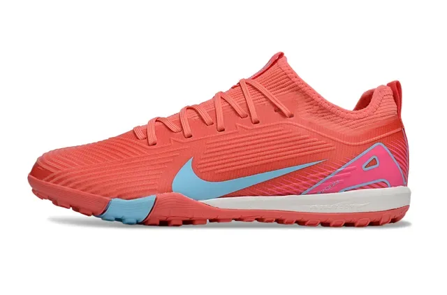 Nike Chaussures de Football Turf Upper en Tricô en Rouge et Rose Lacets Asymétriques 8