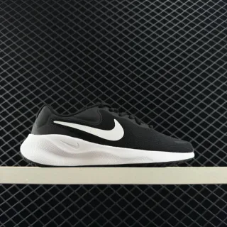 Nike Revolution 4 Black and White Zapatillas de correr