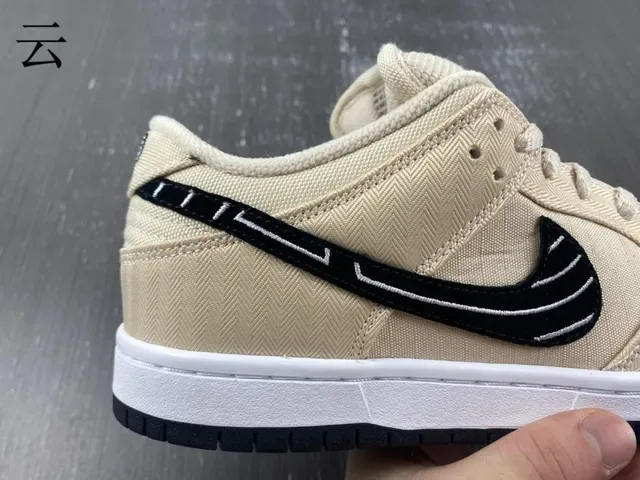 Nike SB Dunk Low Beige Black White स्केटबोर्ड जूते 3