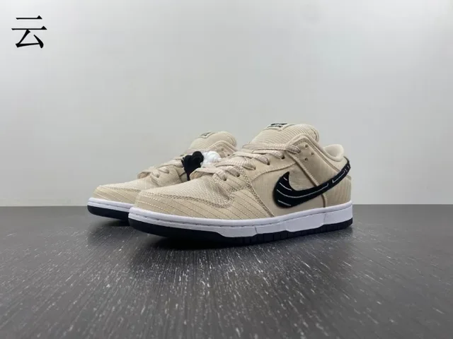 Nike SB Dunk Low Beige Black White स्केटबोर्ड जूते 4