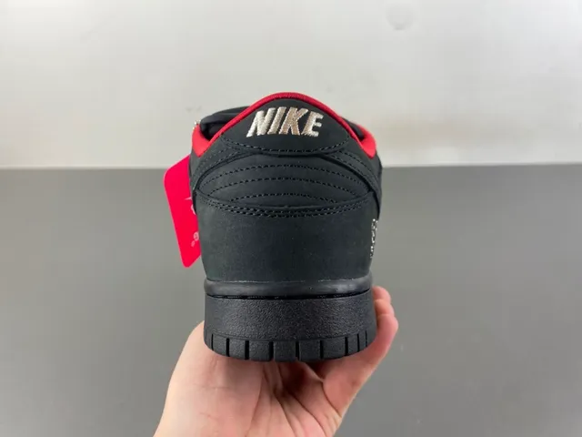 Nike SB Dunk Low Supreme Black Red Skateboard Shoes 4