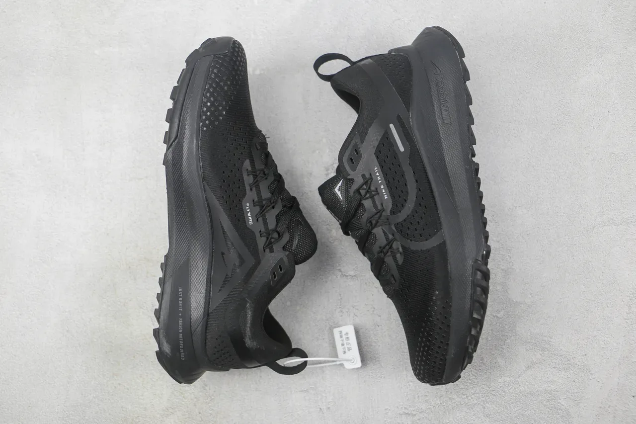 Nike Trail Black Gray Engineered Mesh Upper TPU Cage Overlays Running Shoes 2