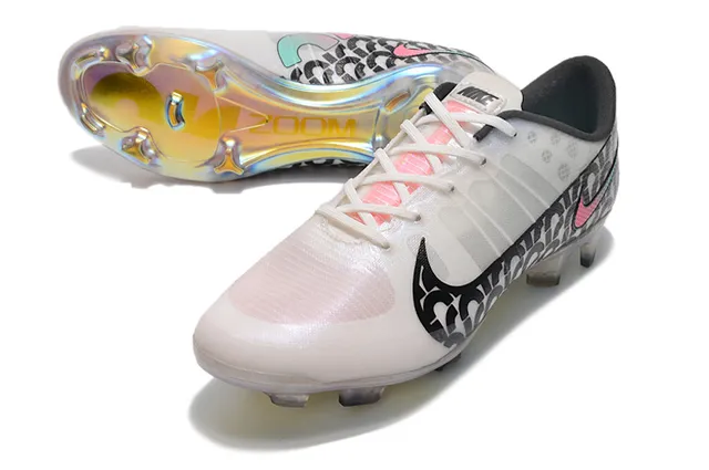 Nike Chaussures de football à lacets à coupe basse en mesh synthétique blanc et noir pour terrain ferme 6