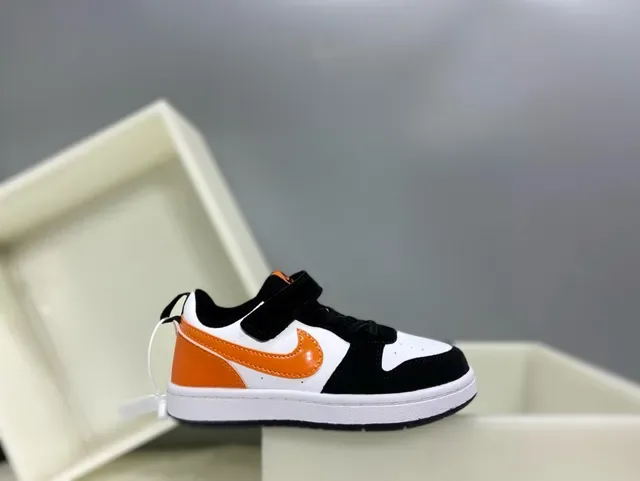 Nike White Black Low-Top Dual-Closure Lifestyle Sneakers 3