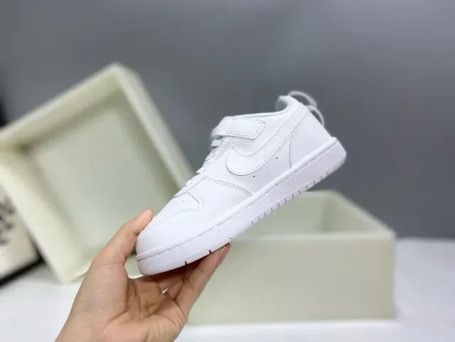 Nike White Black Low-Top Dual-Closure Lifestyle Sneakers 22