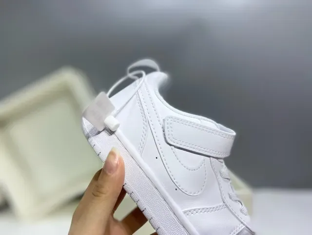 Nike White Black Low-Top Dual-Closure Lifestyle Sneakers 23