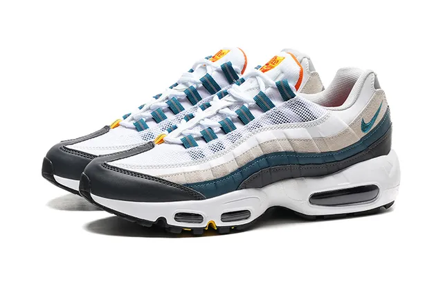 Nike White Blue Layered Mesh And Synthetic Upper Visible Air Cushioning Units Lifestyle Sneakers 5