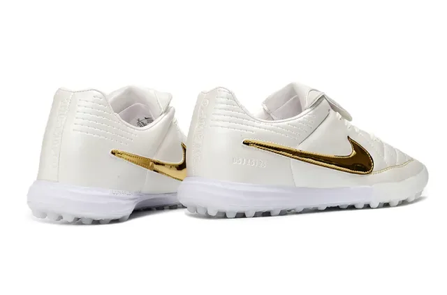 نيكي أبيض ذهبي كويلتد صناعي وجه علوي سوبربوزيشن Swoosh معدني تراف أحذية كرة القدم 5