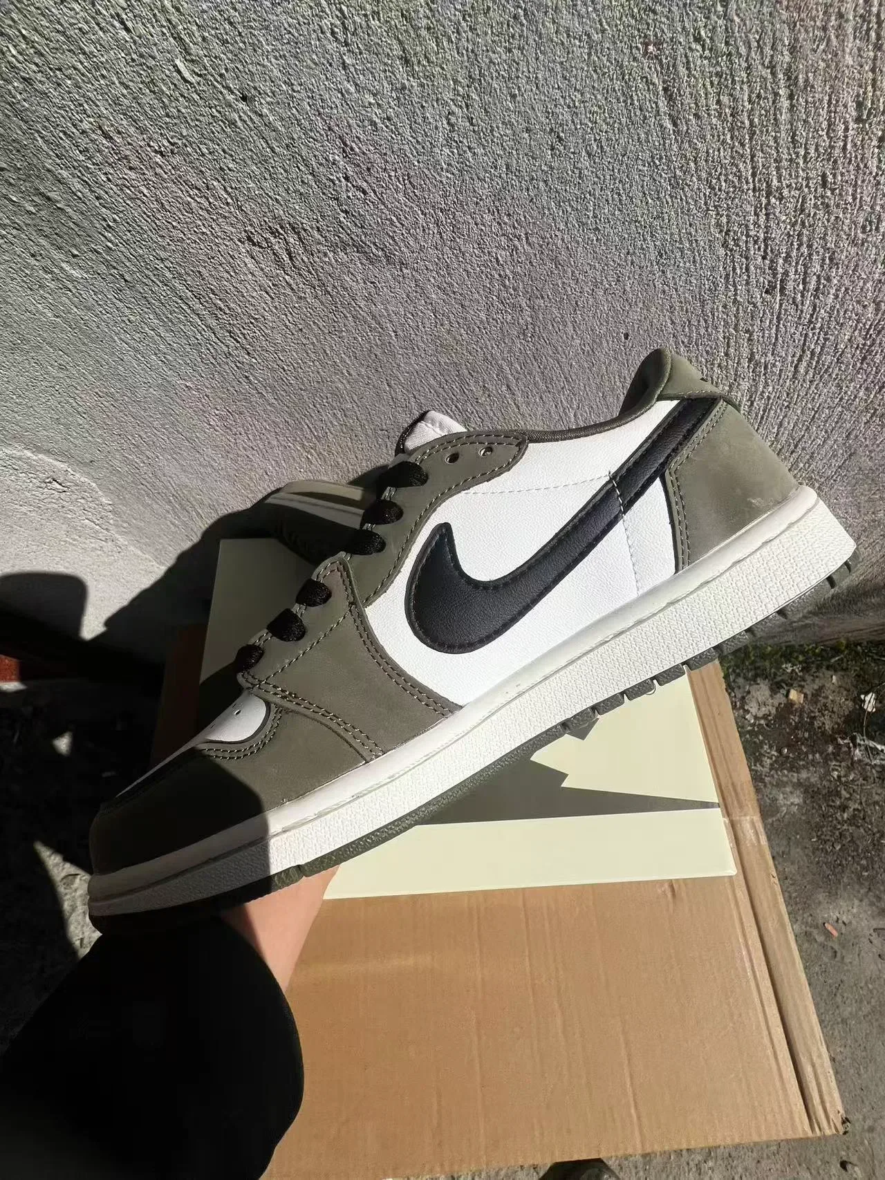 Nike Tênis lifestyle branco cinza de baixo com painéis em couro-suede 5