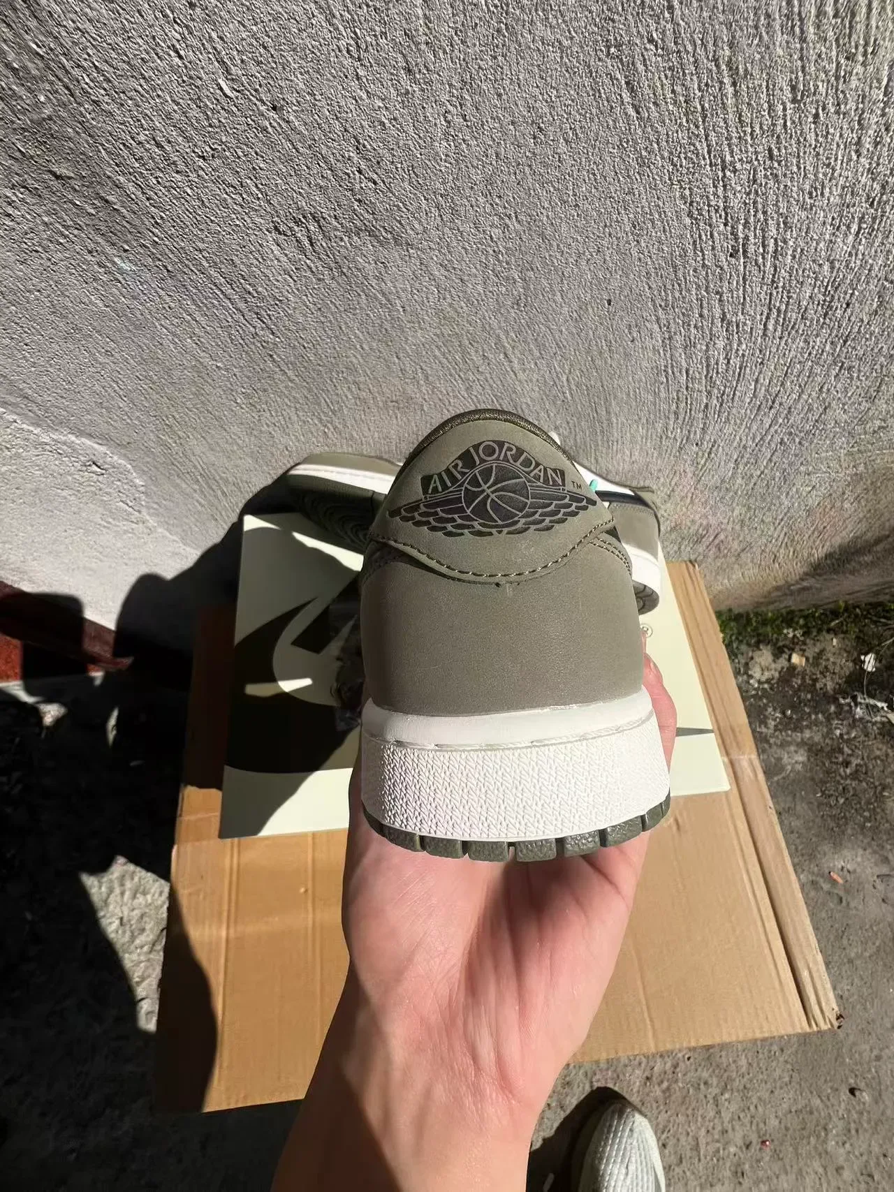 Nike Tênis lifestyle branco cinza de baixo com painéis em couro-suede 8