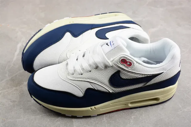 Nike White Navy Low-Top Layered Leather-Mesh Upper Lifestyle Sneakers 9