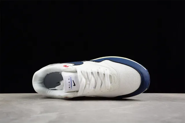 Nike White Navy Low-Top Layered Leather-Mesh Upper Lifestyle Sneakers 12