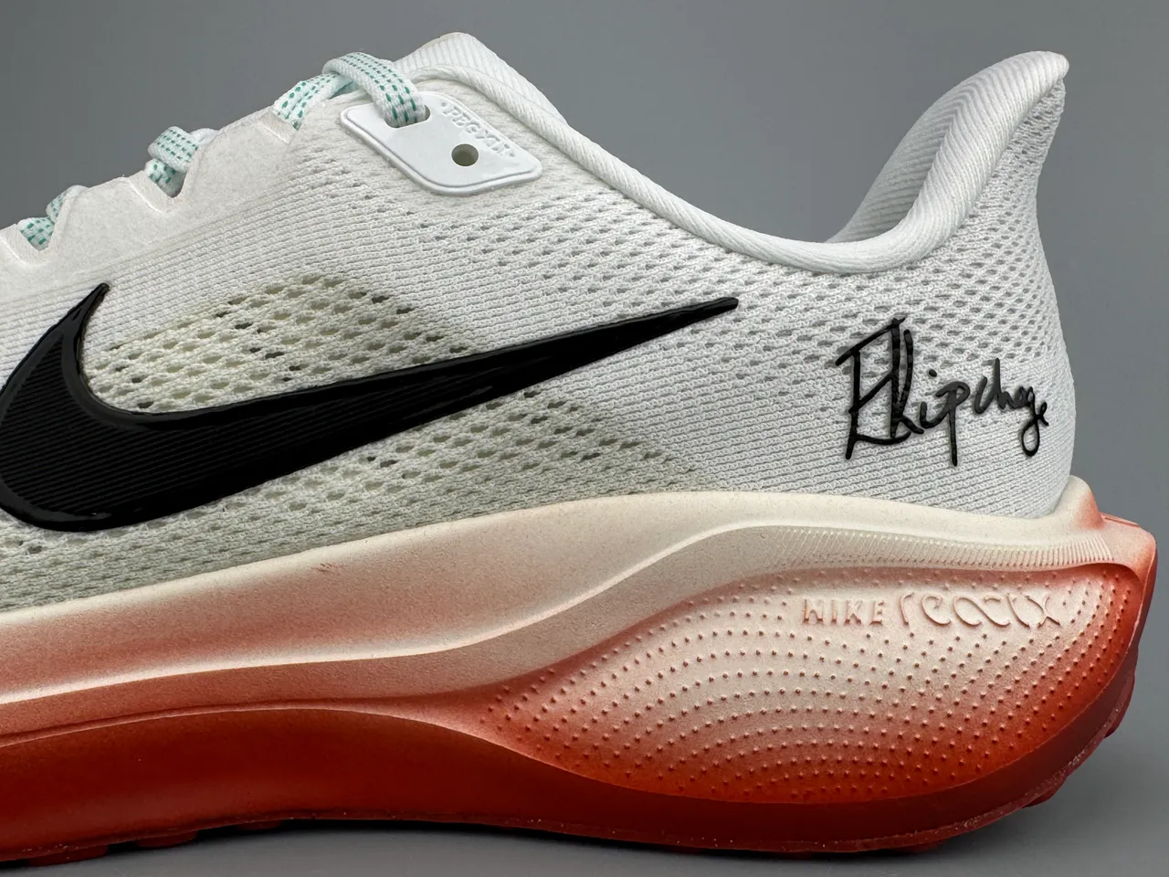 Nike White Red Engineered Mesh Upper Gradient Coral Midsole Running Shoes 5