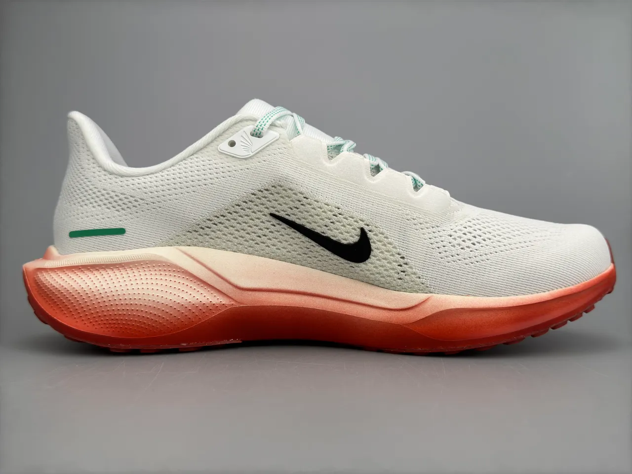 Nike White Red Engineered Mesh Upper Gradient Coral Midsole Running Shoes 10