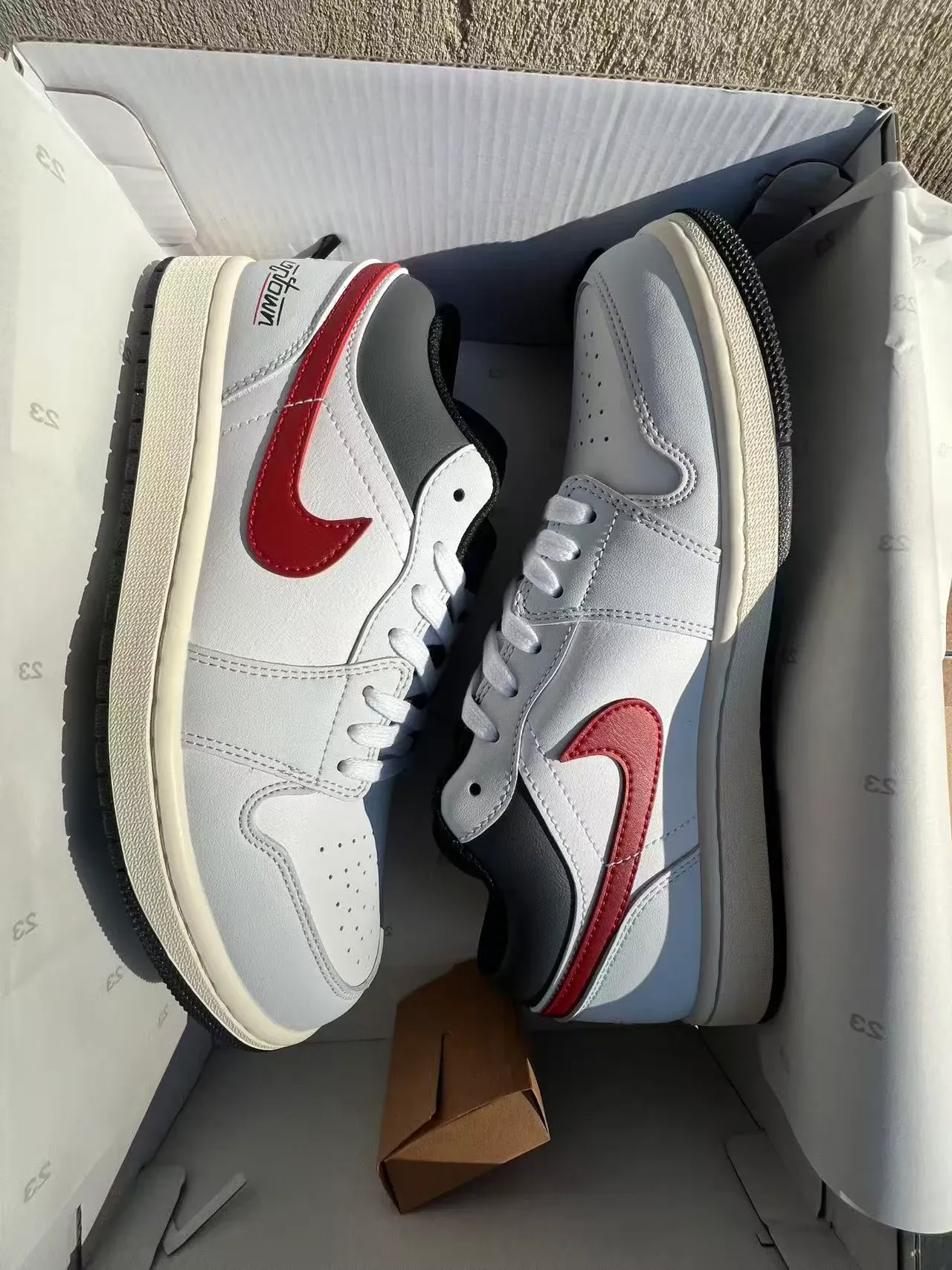 Nike أبيض أحمر low-top padded collar lifestyle sneakers 9