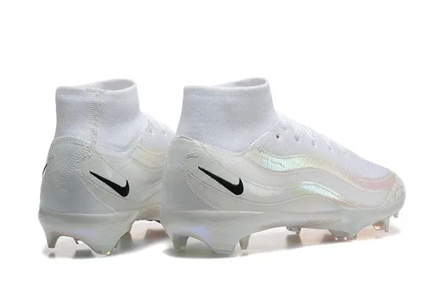 Nike Chaussures de football blanches transparentes hautes iridiscentes synthétiques pour terrain ferme 2