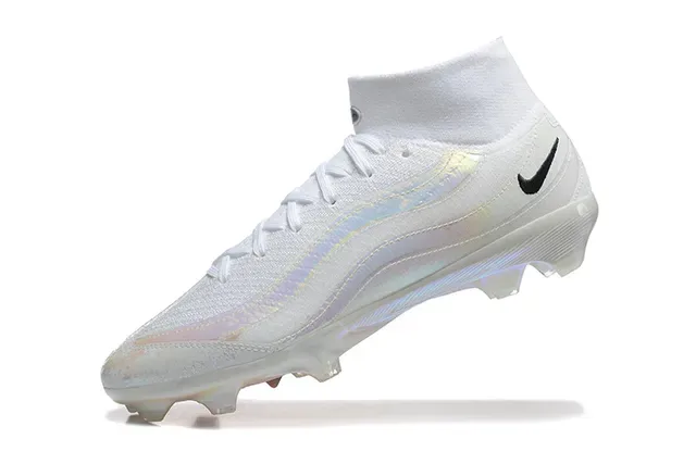 Nike Chaussures de football blanches transparentes hautes iridiscentes synthétiques pour terrain ferme 5