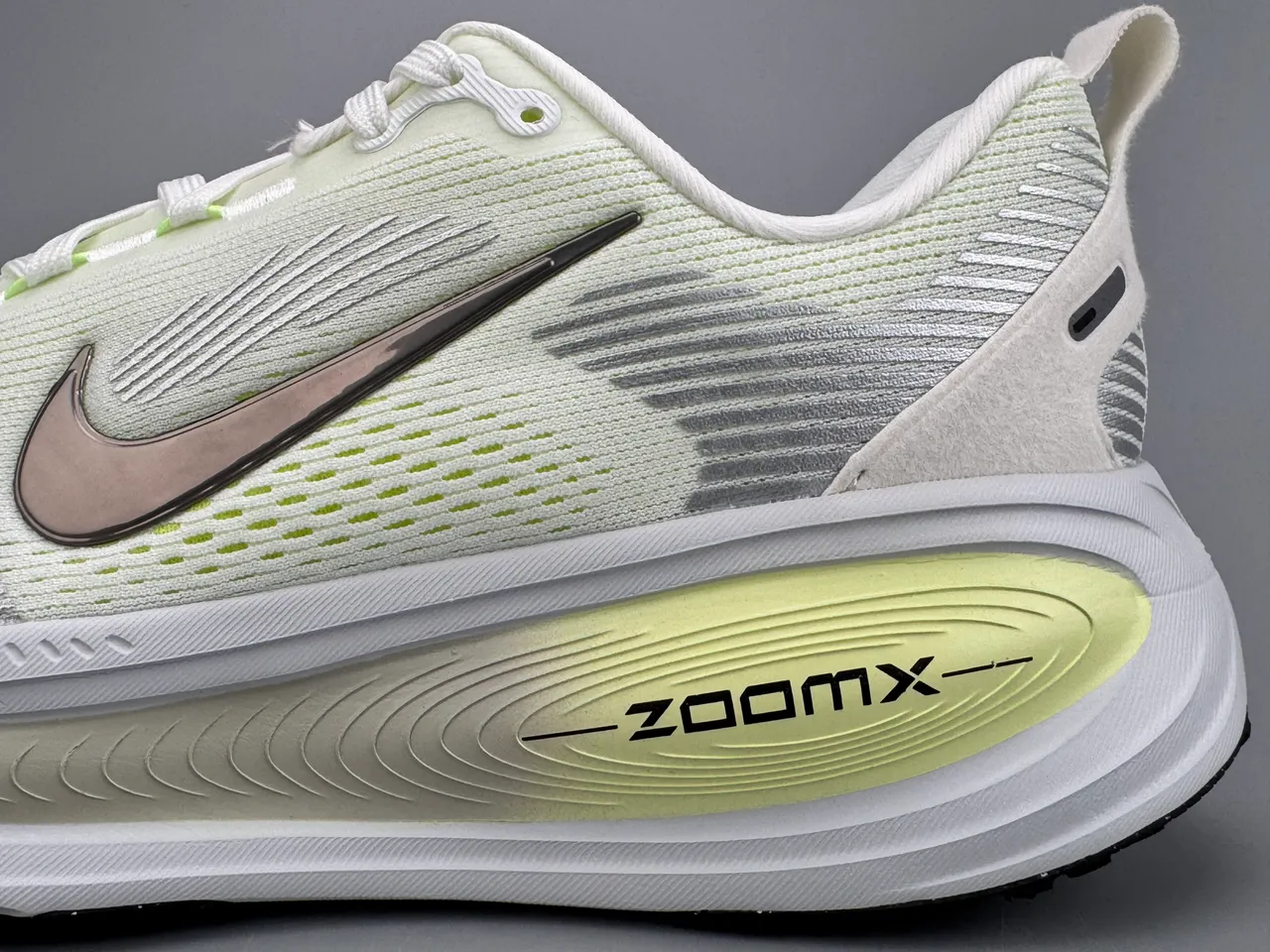 Nike White Yellow Engineered Knit Upper Wave-Pattern Overlays Running Shoes 3