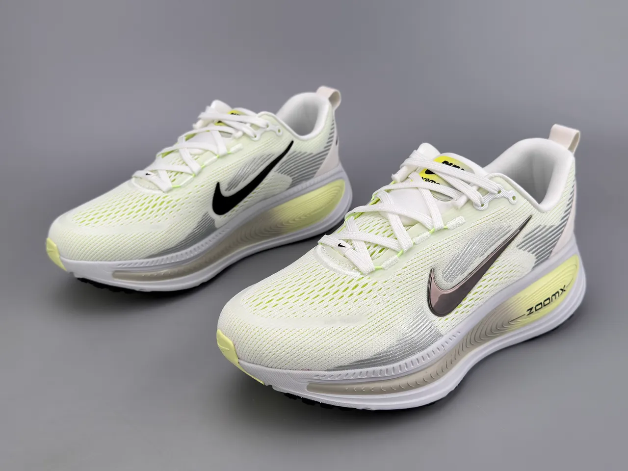 Nike White Yellow Engineered Knit Upper Wave-Pattern Overlays Running Shoes 10