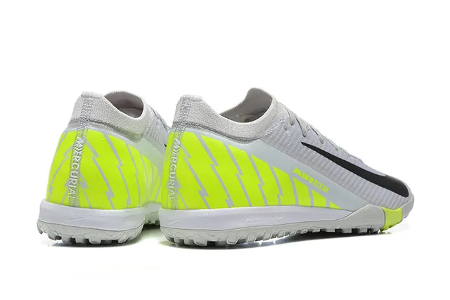 Nike Chaussures de football turf avec tige tricotée blanche jaune et panneaux d'accentuation néon 3