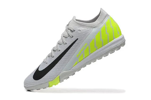 Nike Chaussures de football turf avec tige tricotée blanche jaune et panneaux d'accentuation néon 5