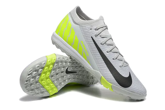 Nike Chaussures de football turf avec tige tricotée blanche jaune et panneaux d'accentuation néon 6