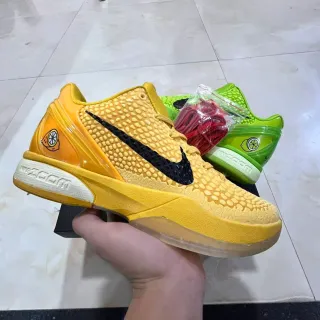 Nike Sapatos de basquete amarelo preto de cano alto texturizados pébblados na parte superior
