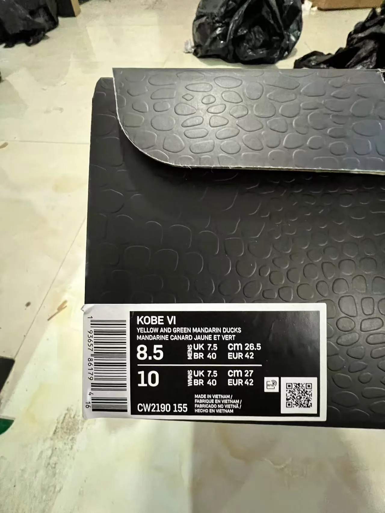 Nike Yellow Black High-Top Textured Pebbled Upper Basketball Shoes 10