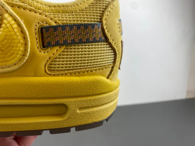 Nike Yellow Gray Low-Top Mesh-and-Synthetic Upper Lifestyle Sneakers 4
