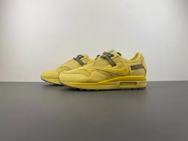 Nike Yellow Gray Low-Top Mesh-and-Synthetic Upper Lifestyle Sneakers 10