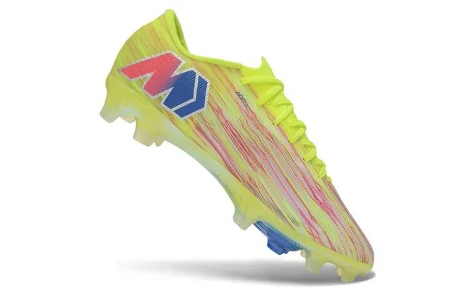Nike أصفر متعدد الألوان منخفض القطع Flyknit علوة Iridescent Translucent Ground Firm أحذية كرة القدم 7