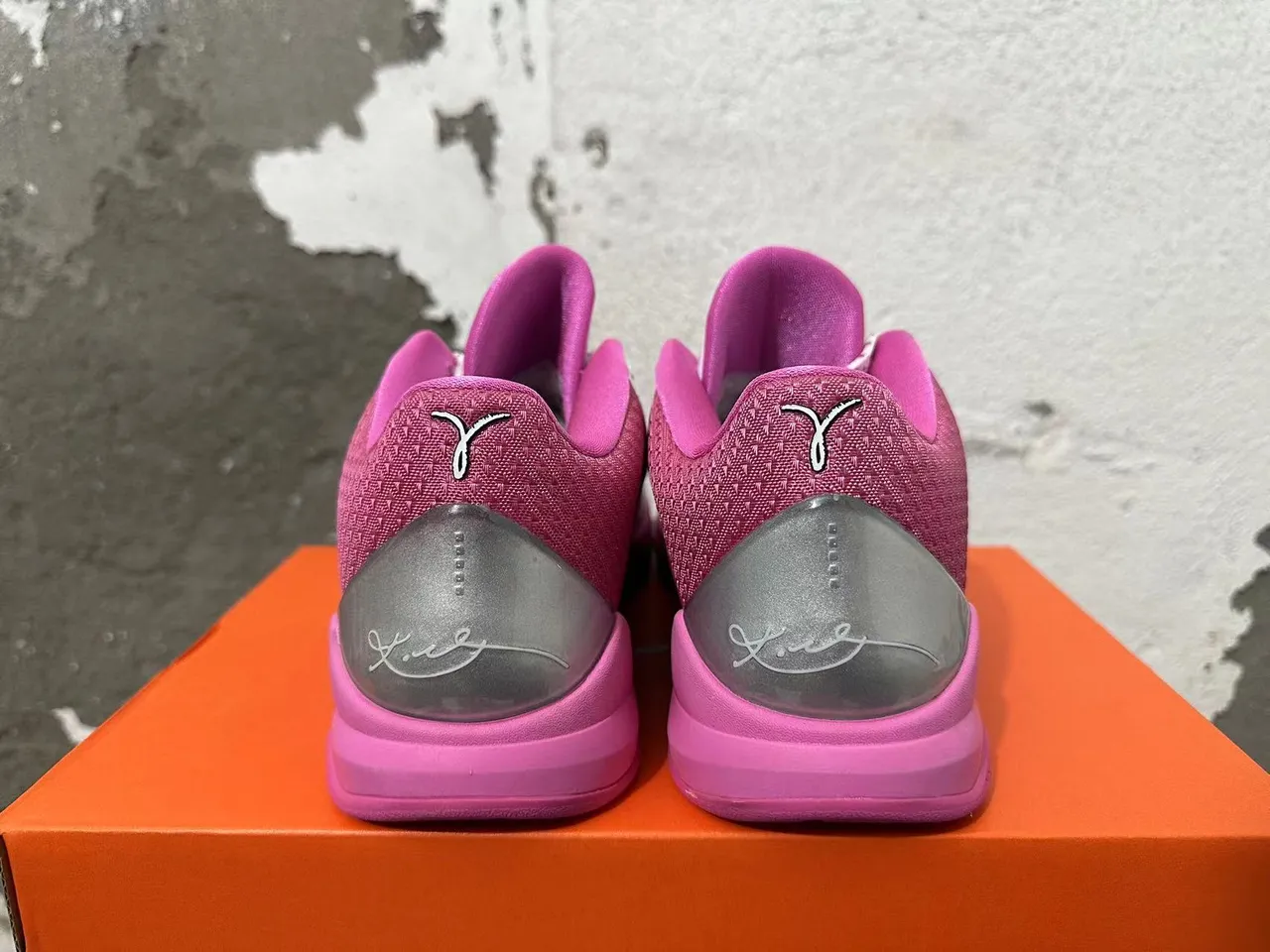 Nike Zoom Hyperfuse Pink White Silver Basketball Shoes 3