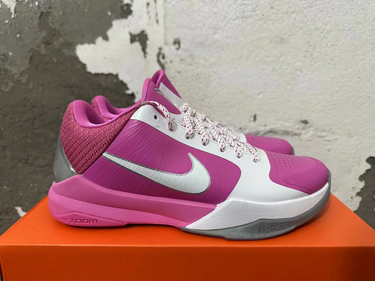 Nike Zoom Hyperfuse Pink White Silver Basketball Shoes 5