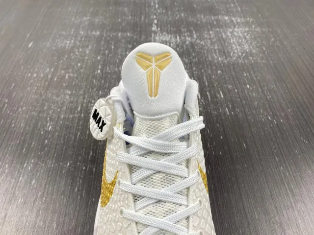 Nike Zoom Kobe IV White Gold Basketball Shoes 10