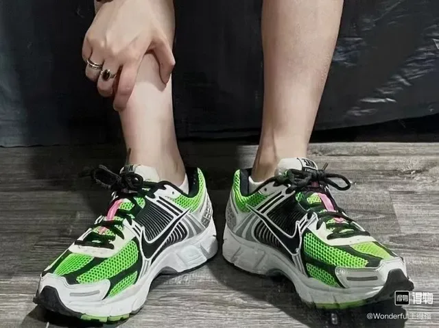 Nike Zoom Vomero 5 حذاء جري أخضر ليموني أسود 2