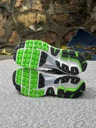 Nike Zoom Vomero 5 حذاء جري أخضر ليموني أسود 3